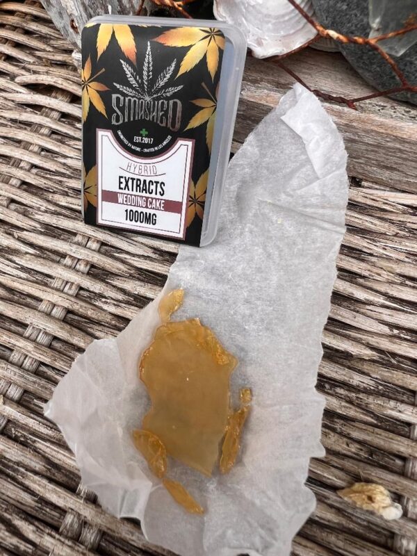 Smashed -  Shatter - Wedding Cake - Hybrid - 1Gram
